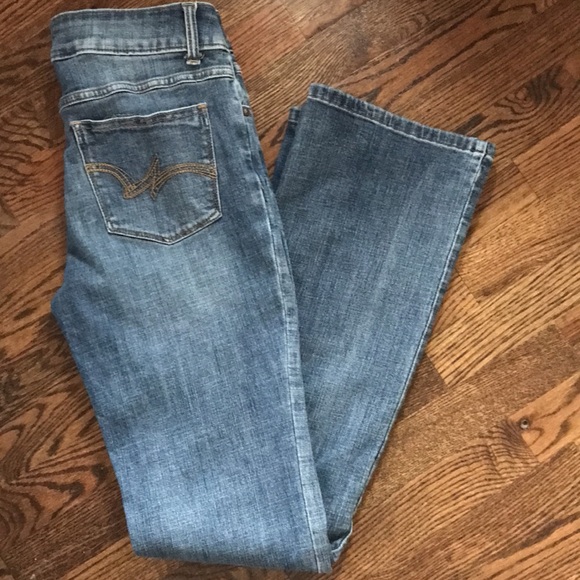 Wrangler BootCut Jeans - Picture 4 of 10